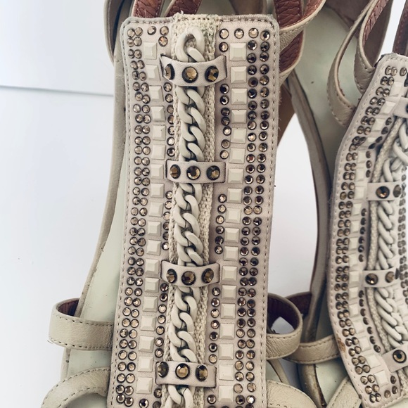 Sandals - Picture 4 of 7